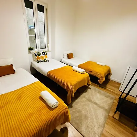 High Standard Marques De Pombal Хостел *