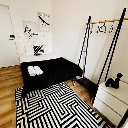 Хостел High Standard Marques De Pombal Лісабон