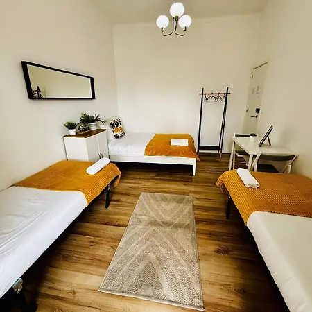 High Standard Marques De Pombal Hostel *